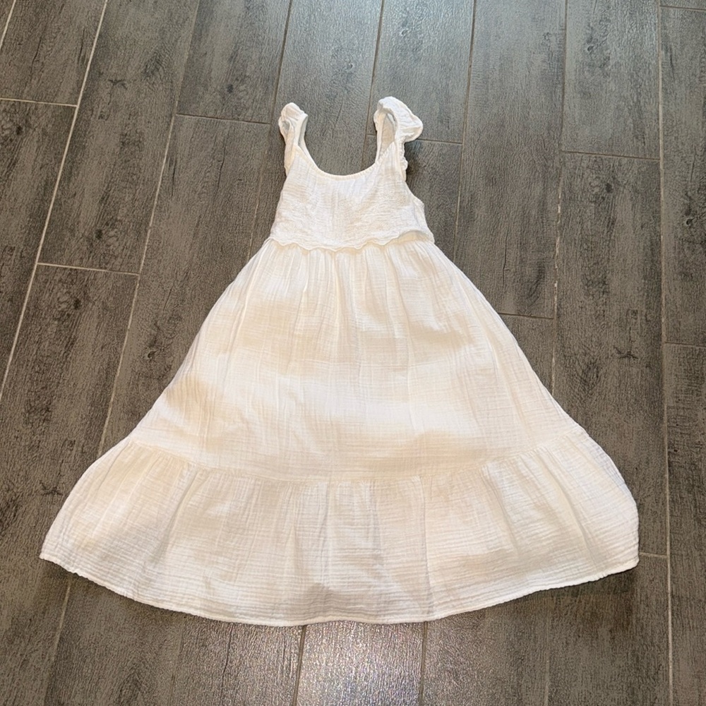 Cat and Jack Girls sleeveless white gauze dress size 6/7 worn once for pictures